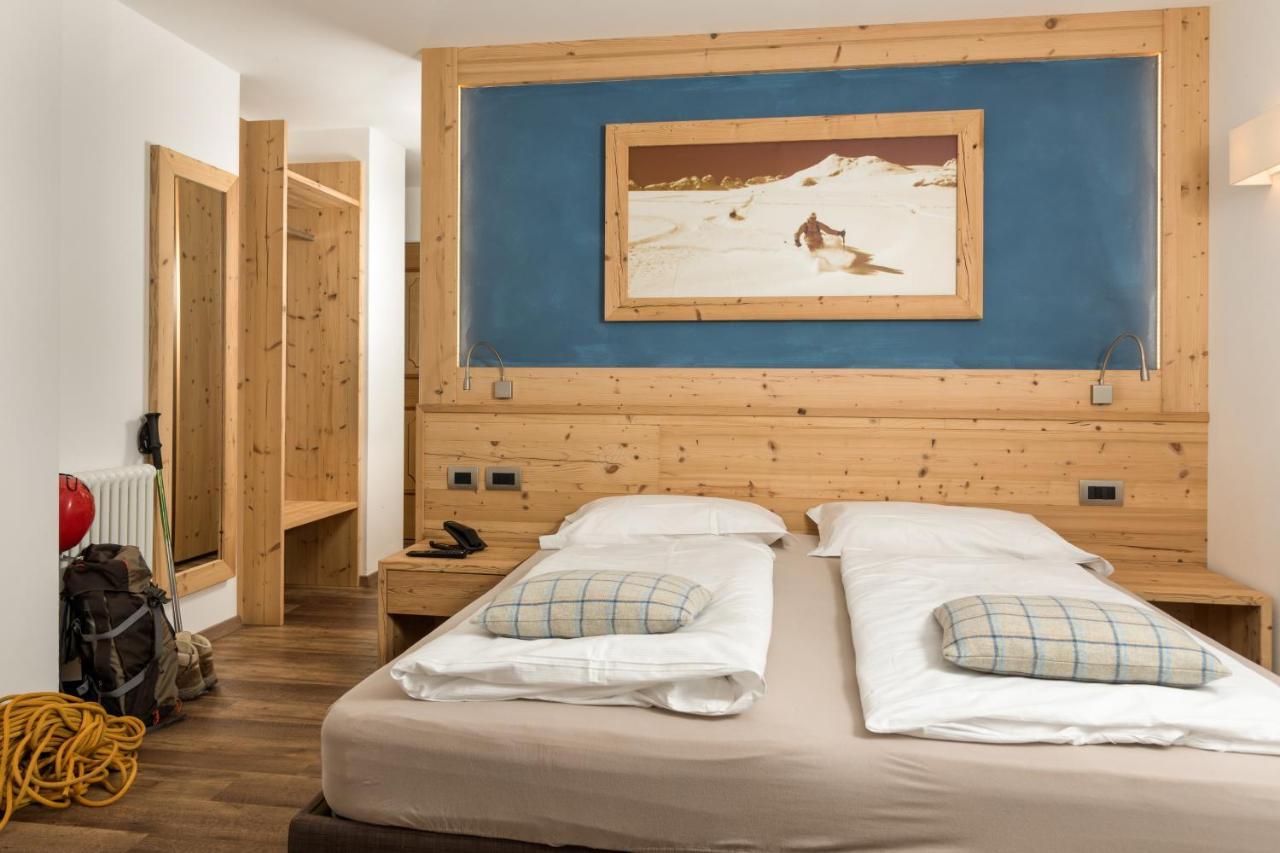 Hotel Garni Lastei Pozza di Fassa Ngoại thất bức ảnh