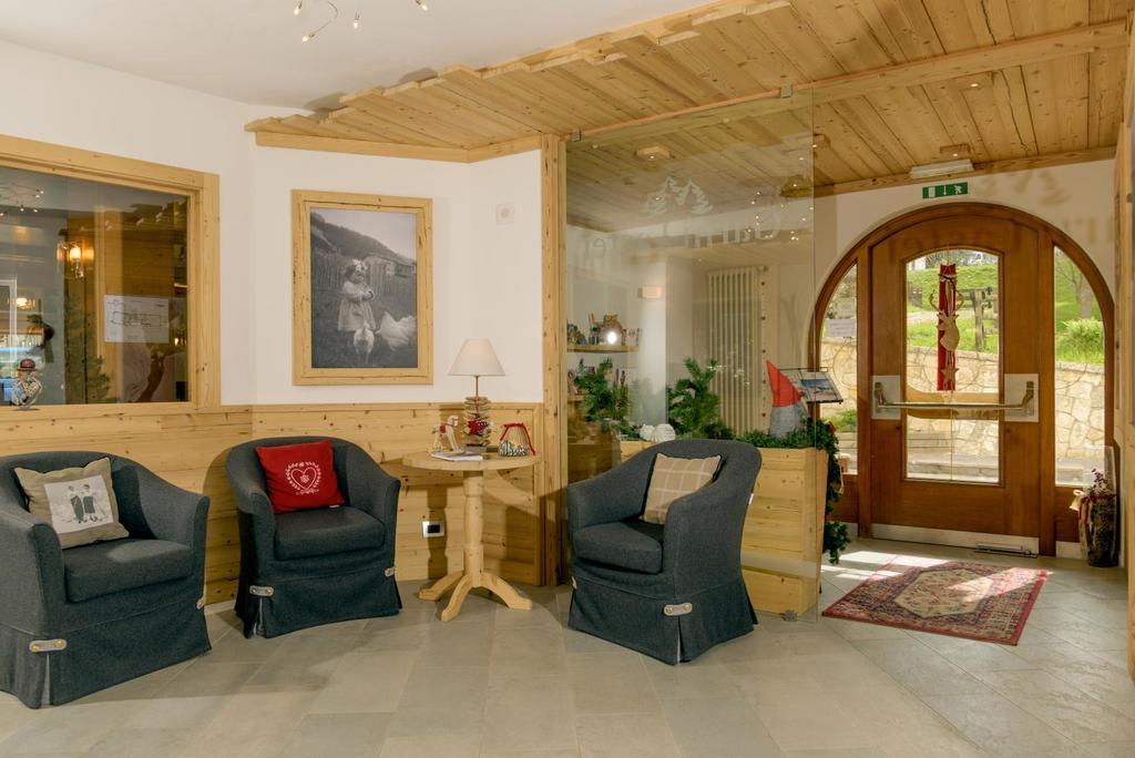 Hotel Garni Lastei Pozza di Fassa Ngoại thất bức ảnh