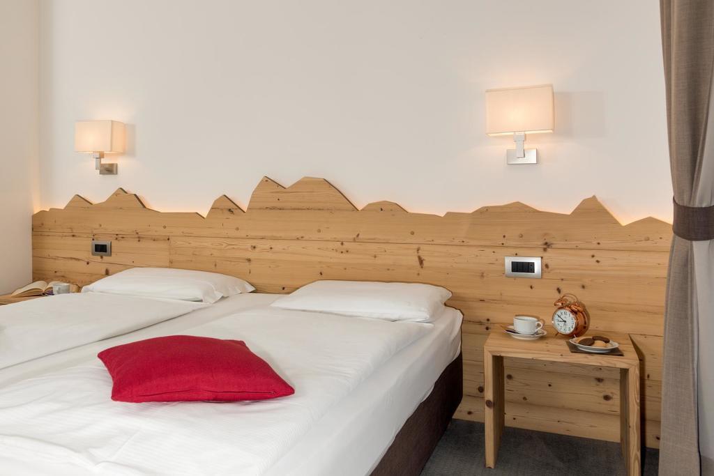 Hotel Garni Lastei Pozza di Fassa Ngoại thất bức ảnh