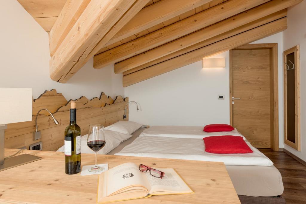 Hotel Garni Lastei Pozza di Fassa Ngoại thất bức ảnh