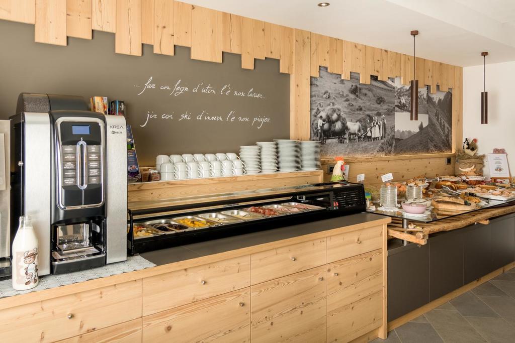 Hotel Garni Lastei Pozza di Fassa Ngoại thất bức ảnh