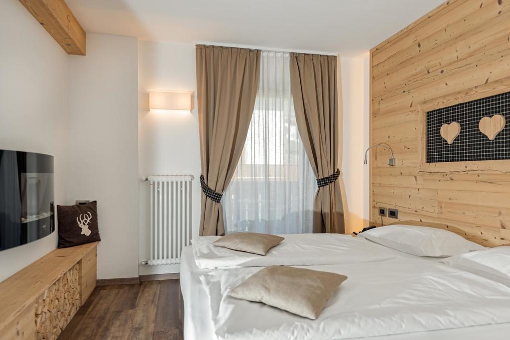 Hotel Garni Lastei Pozza di Fassa Ngoại thất bức ảnh