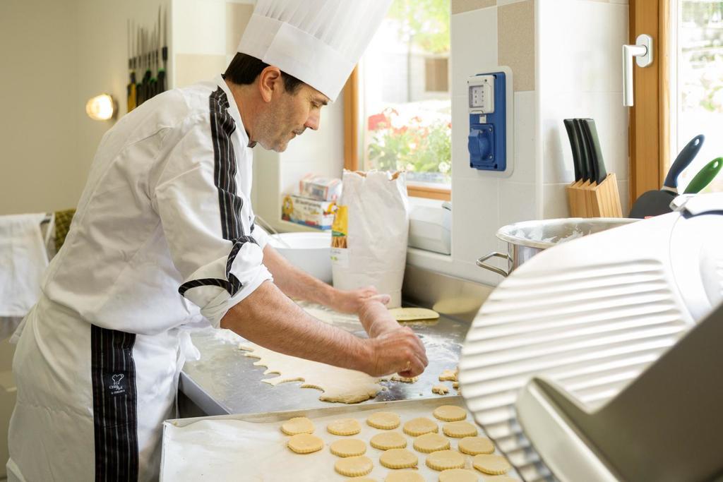 Hotel Garni Lastei Pozza di Fassa Ngoại thất bức ảnh