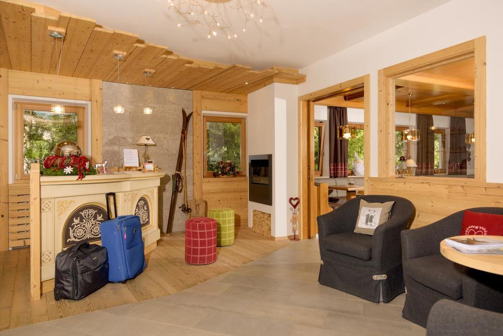 Hotel Garni Lastei Pozza di Fassa Ngoại thất bức ảnh