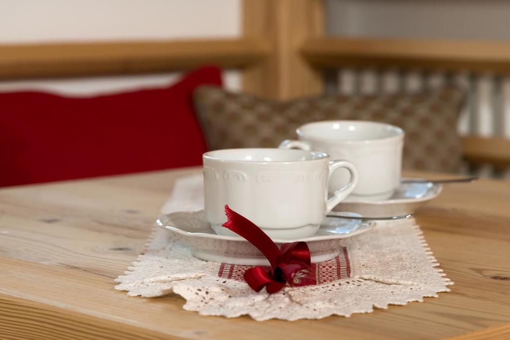 Hotel Garni Lastei Pozza di Fassa Ngoại thất bức ảnh