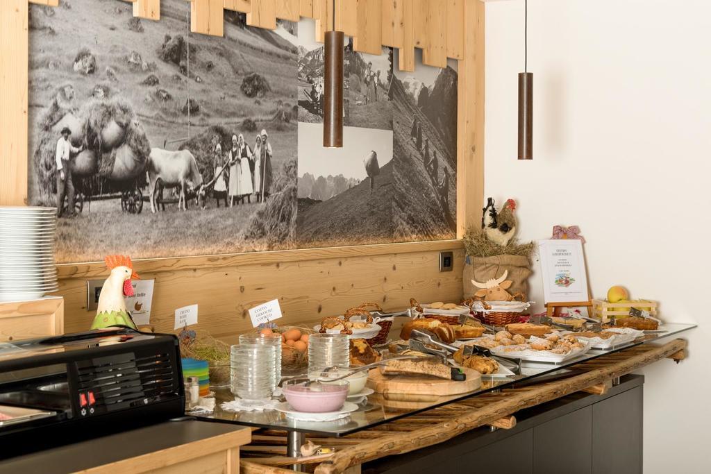 Hotel Garni Lastei Pozza di Fassa Ngoại thất bức ảnh