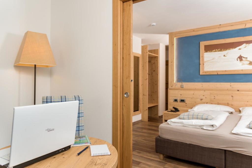 Hotel Garni Lastei Pozza di Fassa Ngoại thất bức ảnh