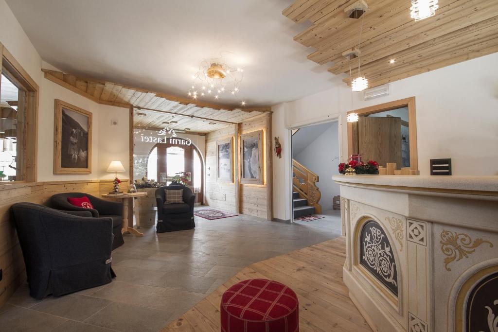 Hotel Garni Lastei Pozza di Fassa Ngoại thất bức ảnh